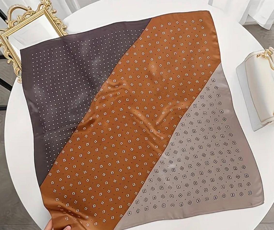 Le foulard qui fait tourner les têtes