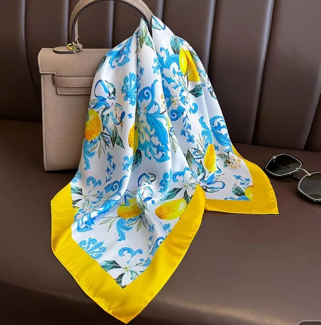 Le foulard qui fait tourner les têtes